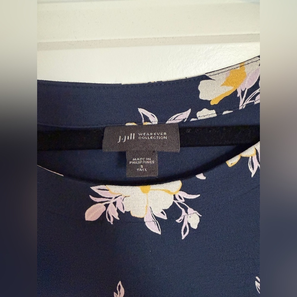 J. Jill Wearever Collection floral A-line dress in navy bloom with short sleeves - Picture 3 of 9
